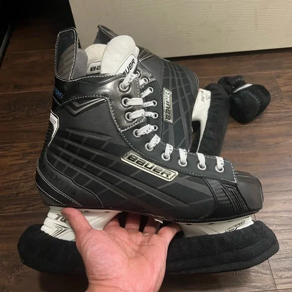 COPY - COPY - Bauer Nexus 5000 Hockey Skates w/ blade covers - Picture 5 of 9